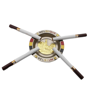 Recuerdo de Cenicero de metal belga personalizado con diseño emblemático de Brujas y Bruselas para turistas y coleccionistas - Product Image 1