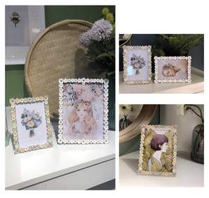 Xinzhirun चांदी के फूल तामचीनी फोटो फ्रेम 4x6 5x7in, घर सजावट कला उपहार के लिए दीवार टेबलटॉप डिस्प्ले - Product Image 2