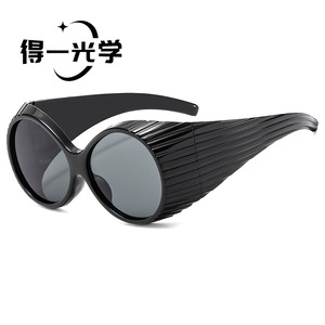 แว่นกันแดดทรงแคทอายย้อนยุค De Yi Optics กรอบพลาสติกสีดำ ป้องกันรังสียูวี 400 แฟชั่นสำหรับผู้หญิง - Product Image 1