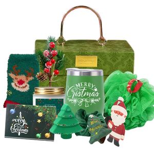 Canasta de Regalos Navideños Única 9 en 1 para Mujer, Canasta de Regalos Festivos con Vaso Navideño y Artículos para Calcetines Navideños - Product Image 1