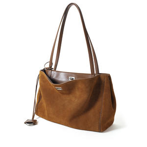 กระเป๋าโท้ทหนังแท้แบบด้านสำหรับฤดูหนาว รุ่นใหม่ทรงโรดีโอ สะพายไหล่ คุณภาพสูง ความจุเยอะ พร้อมตัวล็อค - Product Image 5