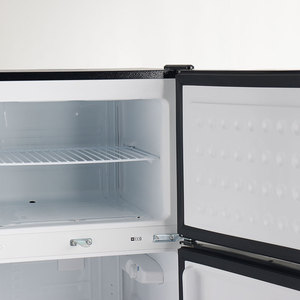 Réfrigérateur à double porte avec congélateur supérieur de grande capacité 7,5 pi³ pour la maison - Product Image 4