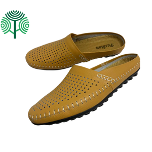 Mules pour homme en cuir de vache véritable, style mocassin à talon ouvert, pour l'extérieur, très demandées - Product Image 1