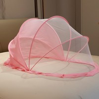 Les nourrissons n'ont pas besoin de moustiquaires. Moustiquaires spéciales pour tout-petits. Couvre-moustiquaires pour enfants et bébés