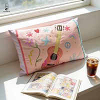Coussin décoratif en velours rose avec broderie de guitare, signe de paix, franges arc-en-ciel, style hippie, pour canapé