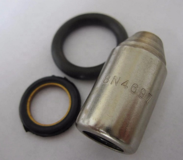 New arrival Original Pencil Injector Fuel Nozzle 8N4697 8M1584 For Caterpillar D3333C 3304 3306