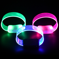 Bracelets LED pour hommes et femmes, bracelets lumineux pour festivals de concerts