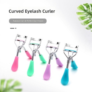 Recourbe-cils manuel en acier inoxydable KHC avec coussinet en silicone, poignée ergonomique, outil de beauté avec instructions - Product Image 3