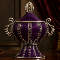Urne en porcelaine bleu cobalt de style royal européen avec couvercle et accents en argent clouté – Pièce maîtresse de luxe pour la décoration de palais et de maison