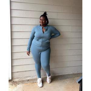 Conjunto Deportivo Personalizado para Mujer, Chaqueta con Cierre y Mangas Largas, Leggings de Secado Rápido, Estilo Deportivo para Gimnasio y Entrenamiento - Product Image 2