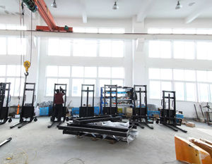 รถยกพาเลทไฮดรอลิกแบบแมนนวล 1000 กก. รถยกพาเลทแบบแมนนวล ยกสูงได้ รถยกพาเลทไฮดรอลิกแบบแมนนวล รถยกพาเลทแบบใช้มือ - Product Image 6