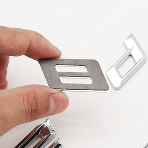 Emblema trasero electrochapado para el nuevo <span class=keywords><strong>BMW</strong></span> Serie 5, modelos 520i, 538d, 540e, 545Li, con indicador de cilindrada. - Product Image 4