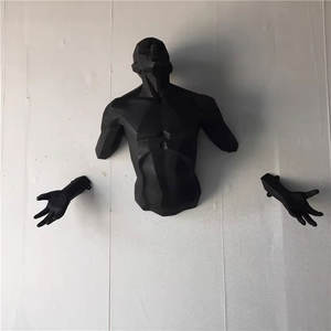 โรงงานขายส่ง รับออกแบบ งานประติมากรรมติดผนัง 3 มิติ รูปคน ทำจากเรซิ่นและไฟเบอร์กลา<span class=keywords><strong>ส</strong></span> <span class=keywords><strong>ส</strong></span>ีแดง ขนาดเท่าคนจริง งานฝีมือ - Product Image 5