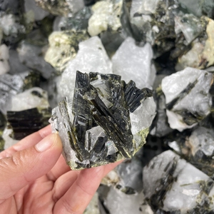 Bán buôn tinh thể khoáng tự nhiên thô màu xanh lá cây <span class=keywords><strong>Tourmaline</strong></span> và thạch anh mẫu để bán - Product Image 4