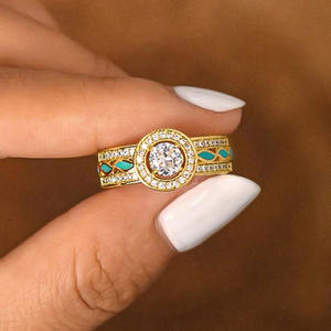 Anello di fidanzamento da donna T0875 in oro massiccio 18 carati con diamante rotondo brillante, montatura a pavé, design geometrico, gioielleria raffinata - Product Image 2