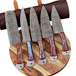 Ensemble de couteaux de cuisine Thewizcrafts faits à la main en acier damas à 67 couches, 5 pièces, avec manches en bois, passe au lave-vaisselle - Product Image 1
