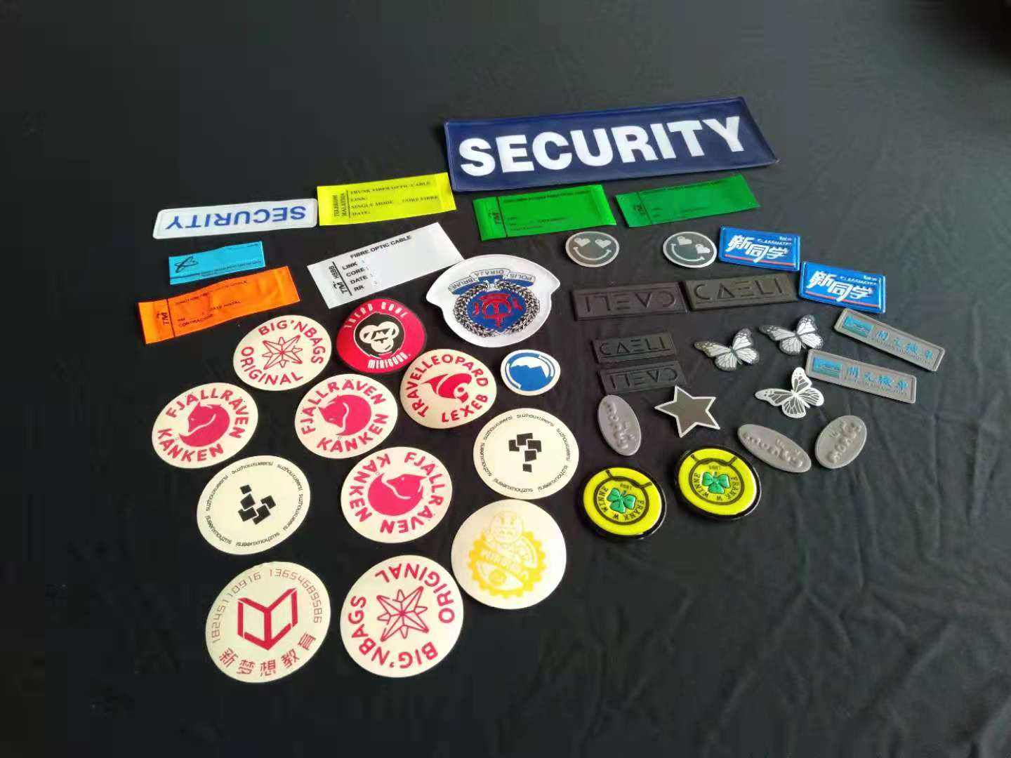 synthetic tag resistant to normal sunlight