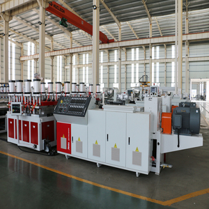 Ligne d'extrusion de <span class=keywords><strong>profil</strong></span>és <span class=keywords><strong>PVC</strong></span>/WPC entièrement automatique à double vis conique contrepoussée 55 kW 300-400 kg/<span class=keywords><strong>h</strong></span> avec contrôle PLC - Product Image 3