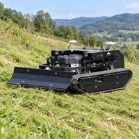 Tondeuse à fléaux télécommandée GPS, tondeuse à gazon à essence 60 °   Largeur de coupe en pente EPA/EURO5 pour fermes et vergers