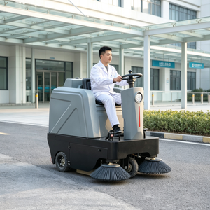 Balayeuse autoportée à batterie, faible bruit, pour le nettoyage des sols en milieu hospitalier et urbain - Product Image 1