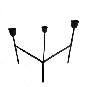 Venta al por <span class=keywords><strong>mayor</strong></span> de Metal negro 3 brazos candelabro Vintage <span class=keywords><strong>vela</strong></span> titulares para la casa - Product Image 1