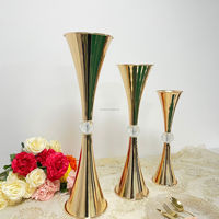Boule de cristal acrylique en métal moderne Supports à fleurs Vases dorés Centres de table pour mariage Décoration de table pour événement de mariage