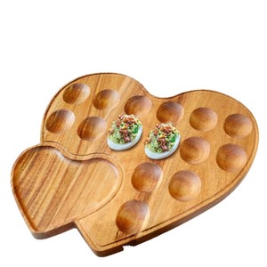 ถาดใส่ไข่รูปหัวใจไม้เนื้อแข็ง จานผลไม้และขนมสองด้าน ที่แบ่งวางบนโต๊ะ - Product Image 5