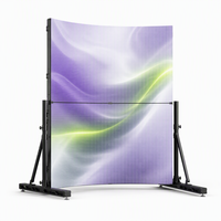 Flexibles LED-Wandpanel P2.5 Faltbarer Weicher LED-Bildschirm 4K Auflösung 1200cd Helligkeit Bodenständer-Montage für Innenausstellungen