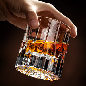 <span class=keywords><strong>Verre</strong></span> <span class=keywords><strong>à</strong></span> vin transparent <span class=keywords><strong>de</strong></span> 8oz sculpté <span class=keywords><strong>à</strong></span> la main en gros <span class=keywords><strong>verre</strong></span> <span class=keywords><strong>à</strong></span> whisky <span class=keywords><strong>à</strong></span> l'ancienne avec boîte-cadeau pour mariage et fête - Product Image 5