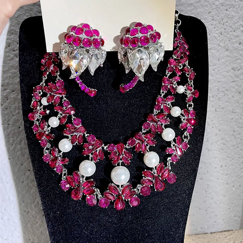 2024 Fashion Jewelry Water Drops Pink Ear Clip Necklaces Set Full Diamond Luxury Medieval Pink Diamond Pearl Necklace for Women