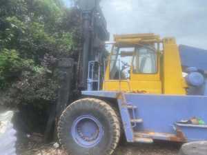 Montacargas Usado de Segunda Mano en Venta, Maquinaria para Movimiento de Tierras KOMATSU FD450 - Product Image 5