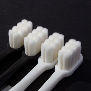 Cepillo de Dientes Manual para Adultos, Cerdas Suaves de Nailon, Cabezal Ancho, Uso Doméstico S-513 - Product Image 2