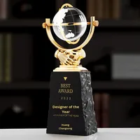 Pujiang prix en métal sur mesure trophée en cristal équipe créative concessionnaire plaqué or trophée de coopération commerciale forme de poignée de main