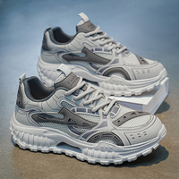 Chaussures de course pour hommes 2026 tendance, rehaussantes, blanches et rouges, en maille patchwork, résistantes à l'usure, pour le jogging en extérieur