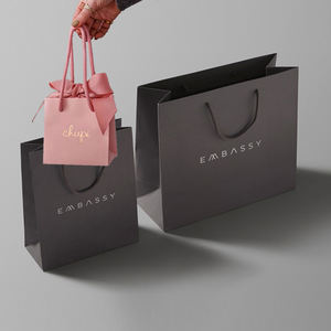 Luxus-Geschenkboutique individueller Druck Logos Bandgriff weiße Schmuckverpackung kleine Papiertüten für Einkauf Kleidung - Product Image 4