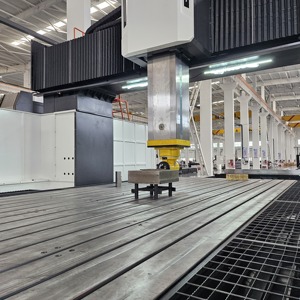 Centre d'usinage à <span class=keywords><strong>double</strong></span> colonne de type portique à vérin carré manuel/CNC Taiwan Dawei <span class=keywords><strong>VMC</strong></span>/GMC8033 - Product Image 2