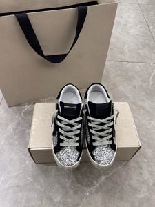 Chaussures de sport pour hommes, style décontracté et polyvalent, avec motifs étoiles et design brillant. Chaussures décontractées de style nouveau. - Product Image 3