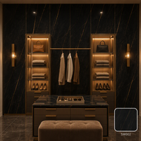 Panneau mural WPC en gros 900x2800mm 9mm imperméable, revêtement marbre noir veineux blanc pour chambre d'hôtel et salon