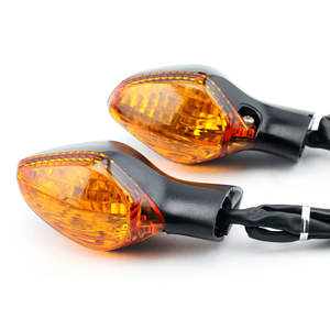 Lampadina Alogena SAVAGE E4 12V per Indicatori di Direzione - Compatibile con <span class=keywords><strong>NC700</strong></span>/CB400 - Lampadina e Paralume Nero/Giallo Trasparente - Product Image 6