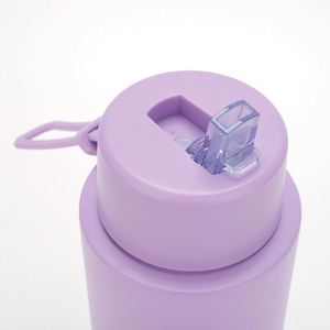Botella de Agua Deportiva de Acero Inoxidable de 34 oz/1000 ml, Doble Pared, Aislamiento al Vacío, Reutilizable, con Correa Abatible, Ecológica, 6-12 Horas, con Pajita - Product Image 4