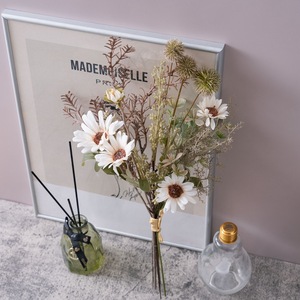 CallaFloral Flores Artificiales con Margaritas y Hojas de Helecho, Ramo Decorativo para Pared, CF01271 - Product Image 1