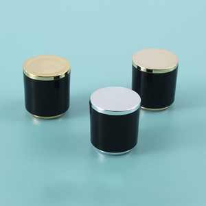 Couvercle de parfum en gros plastique <span class=keywords><strong>personnalisé</strong></span> forme ronde <span class=keywords><strong>argent</strong></span>ée couvercle de parfum de luxe pour flacons de parfum - Product Image 1