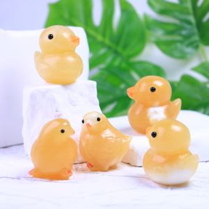 Calcite Orange Naturelle Petit Jaune Bébé Canards et Poussins Sculpture Artisanat Thème Animal Pierre de Cristal de Guérison Cadeaux pour Enfants - Product Image 1