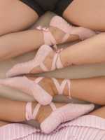 Chaussettes Pilates avec logo personnalisé Chaussettes de Pilates mignonnes avec broderie à lacets de haute qualité antidérapantes Chaussettes Pilates personnalisées avec logo