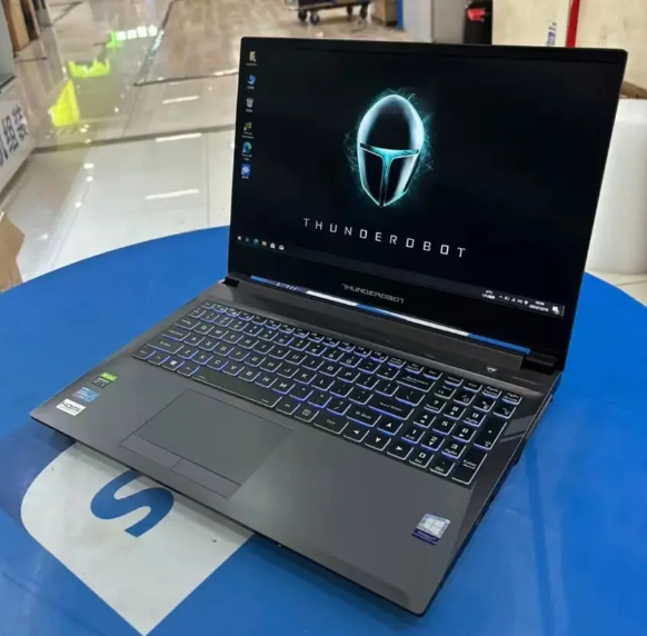 Used Thunder Robot 911GTX1650 15.6" 144Hz Screen Intel I5-9th 16GB RAM Windows 10 English Keyboard 256GB SSD Gaming Laptop