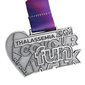 Medalla Conmemorativa en Forma de Corazón de Metal Fundido para Eventos Benéficos - Product Image 1