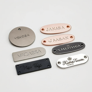 Targhette Personalizzate di Alta Qualità con Logo in Metallo, Placche Metalliche con Marchio, Etichette di Design per Borse e Accessori per Borse - Product Image 3
