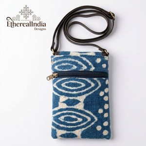 Pochette bandoulière en coton faite à la main avec imprimé indigo, sacoche de téléphone, vente en gros, fabricant indien, exportation - Product Image 1