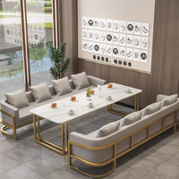 Ensembles de mobilier de restaurant modernes en gros - Cadres métalliques durables et écologiques, plateaux de table en faux marbre, faciles à nettoyer, banquettes commerciales
