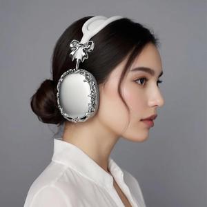 Estuche con lazo de mariposa plateada de Metal líquido para <span class=keywords><strong>AirPods</strong></span> <span class=keywords><strong>Max</strong></span> 2nd Generation Apple <span class=keywords><strong>Over</strong></span>-ear Auriculares <span class=keywords><strong>Max</strong></span> Accesorio decorativo APM - Product Image 2